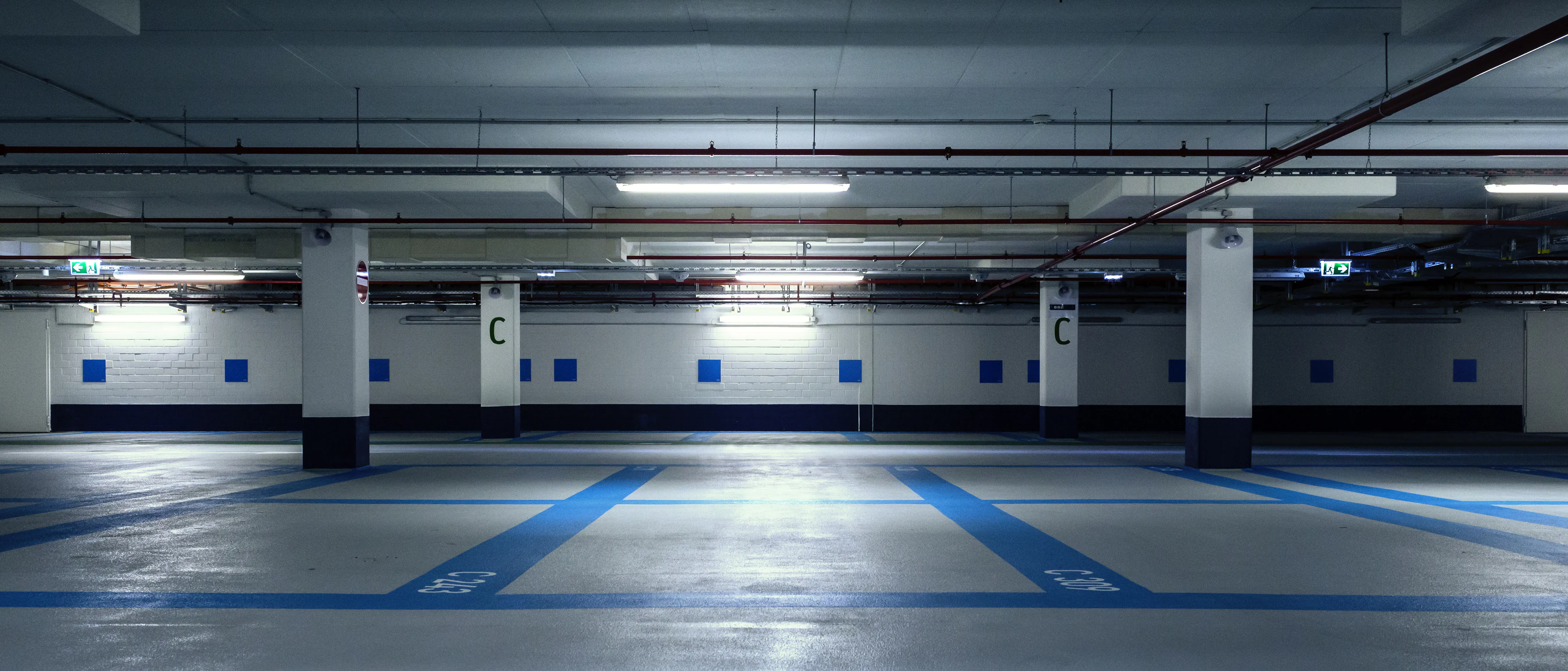 Luce LED con sensore per garage